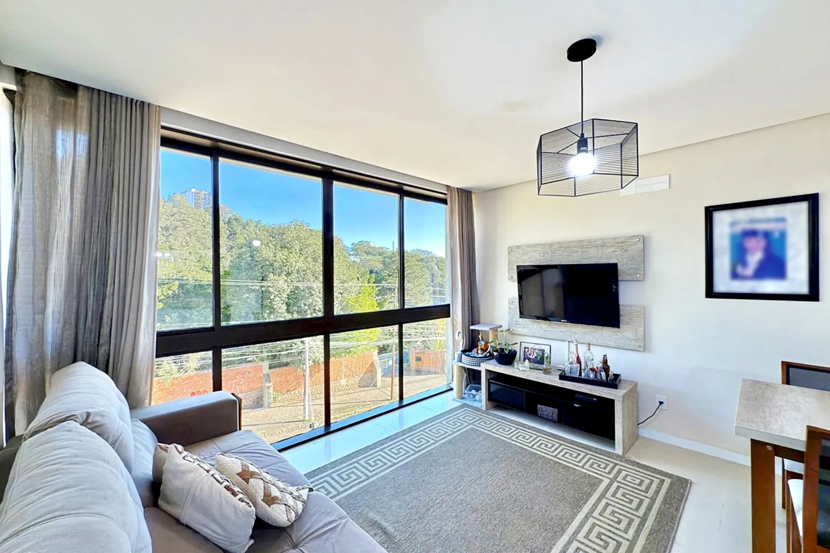 R$ 375.000 - BELO APARTAMENTO - 46M2 - 1 DORM - CHURRASQUEIRA - VISTA - 1 VAGA  Porto Alegre - 