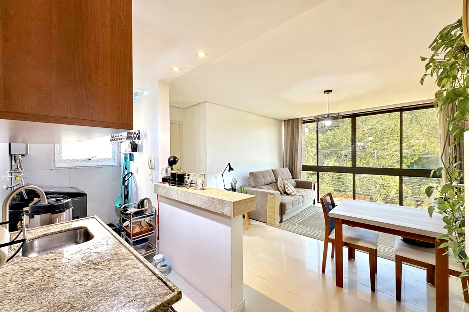 R$ 375.000 - BELO APARTAMENTO - 46M2 - 1 DORM - CHURRASQUEIRA - VISTA - 1 VAGA  Porto Alegre - 