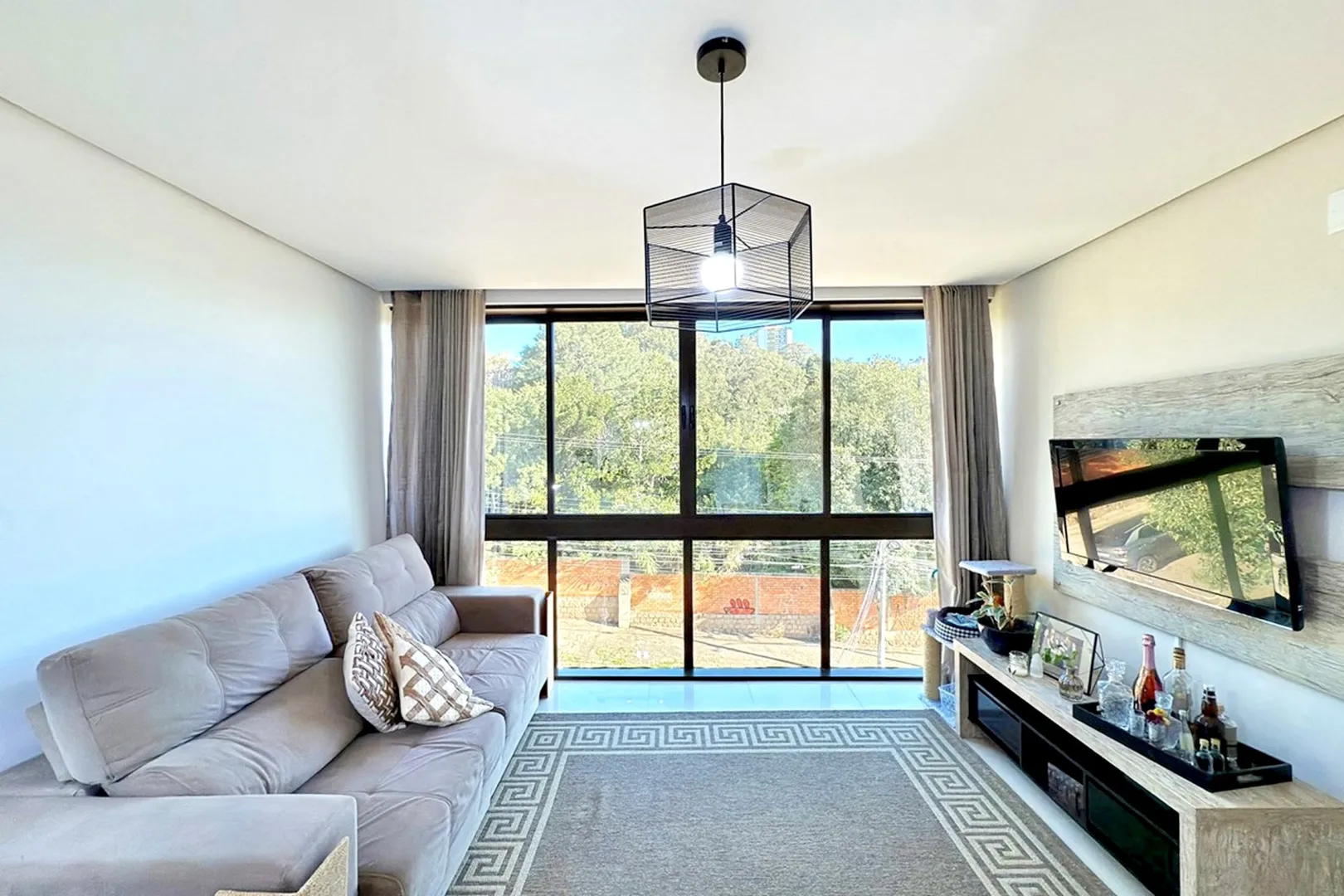 R$ 375.000 - BELO APARTAMENTO - 46M2 - 1 DORM - CHURRASQUEIRA - VISTA - 1 VAGA  Porto Alegre - 