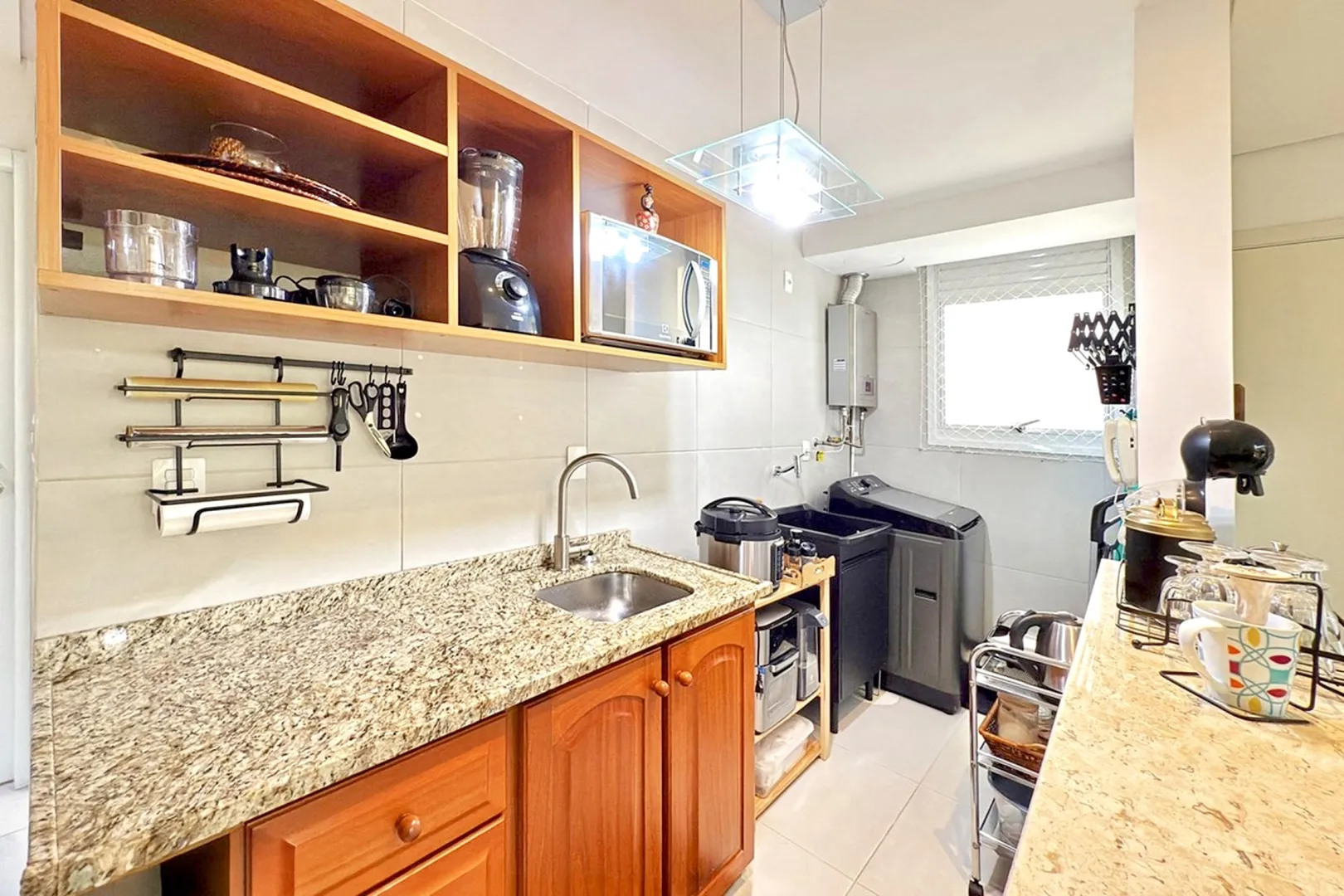R$ 375.000 - BELO APARTAMENTO - 46M2 - 1 DORM - CHURRASQUEIRA - VISTA - 1 VAGA  Porto Alegre - 