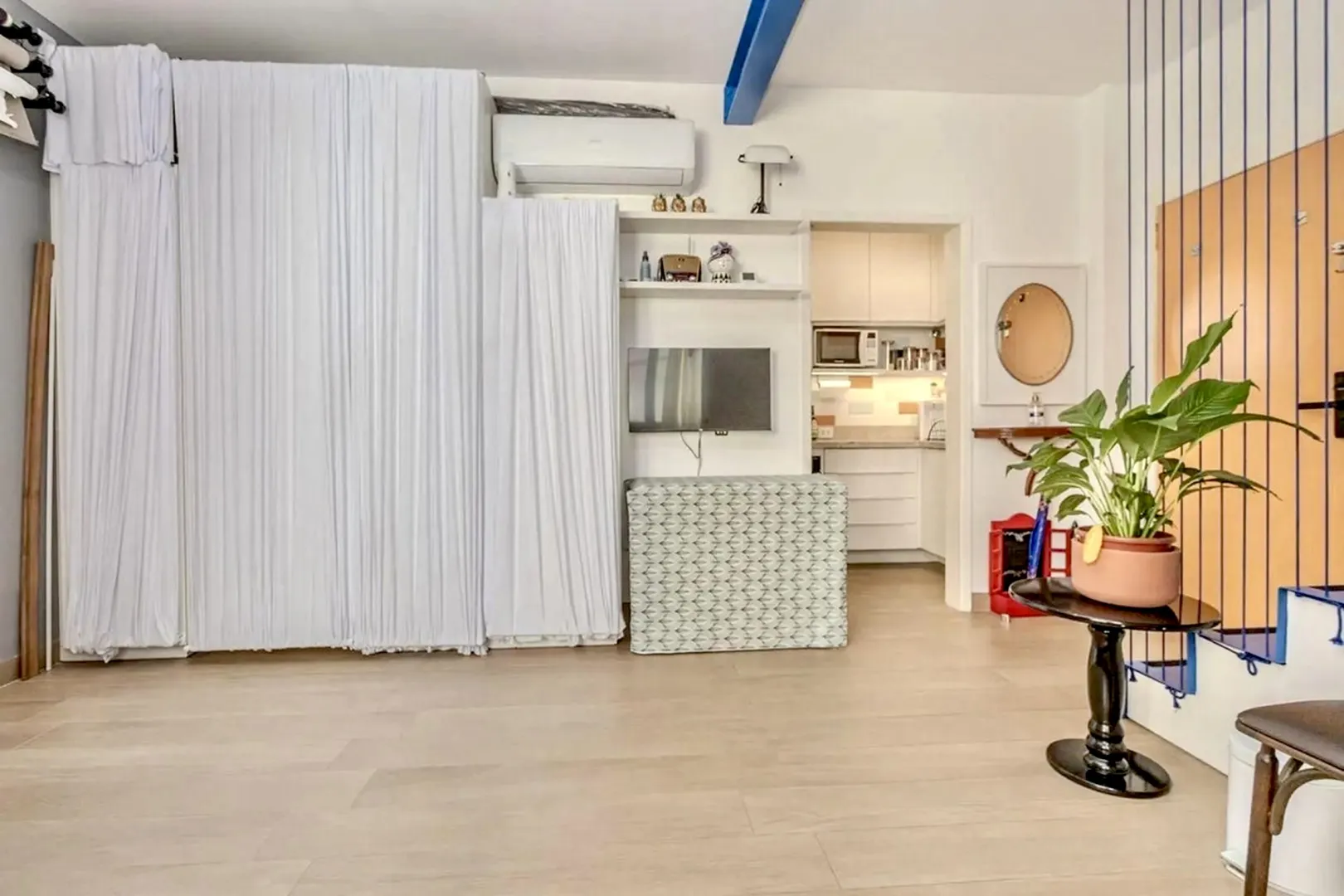 R$ 598.000 - LOFT DUPLEX - 142m2 - 1 DORM - TERRA&Ccedil;O - REFORMADA - VISTA  Porto Alegre - 