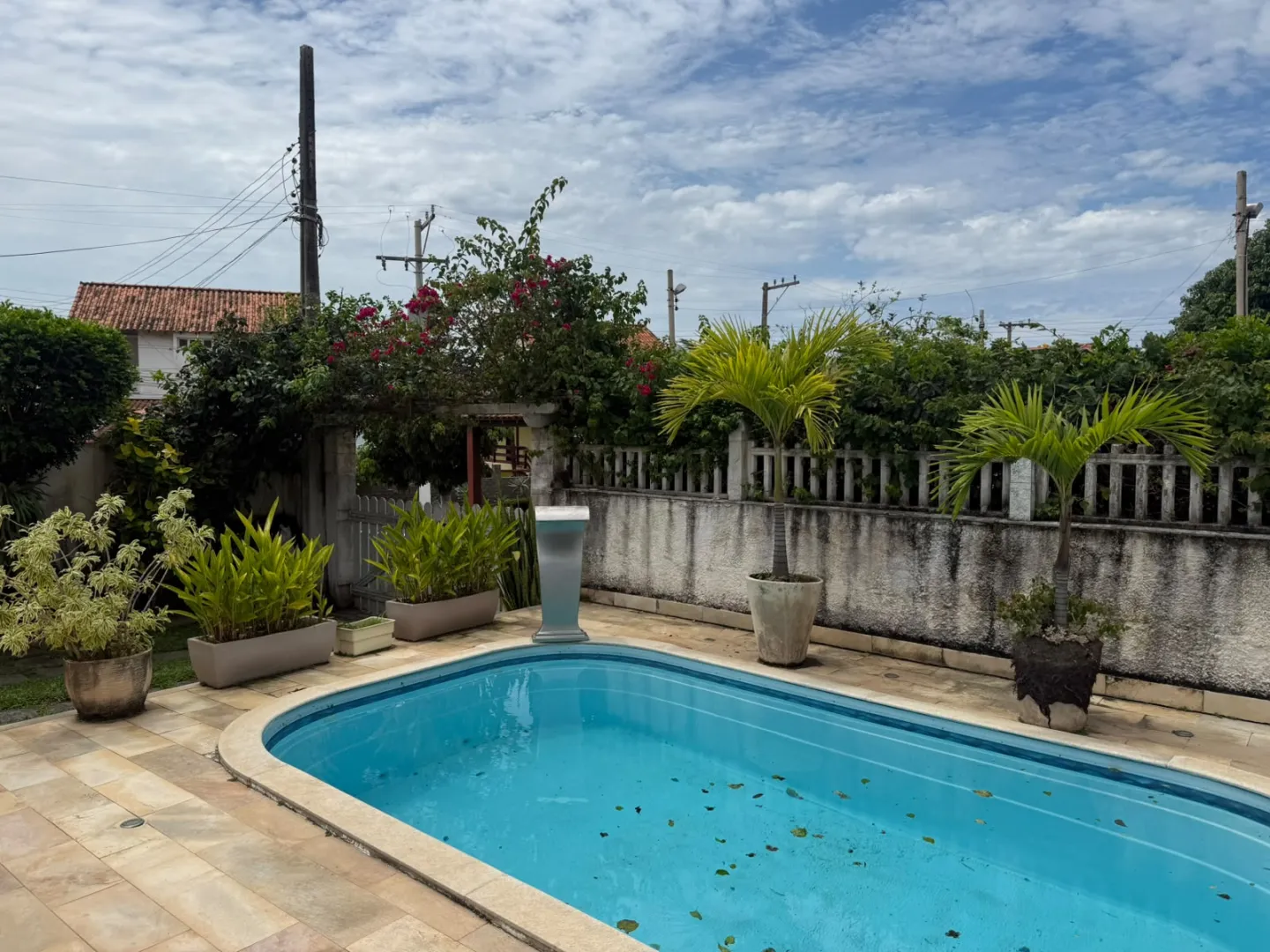 CASA À VENDA NO CONDOMÍNIO ALDEIA 99 – PORTEIRA FECHADA