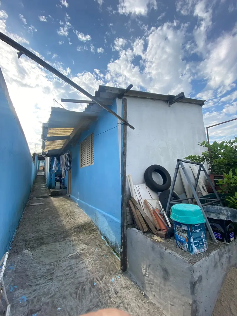 Conjunto de 4 casas 1 Sal&atilde;o comercial - Vila Cecilia  Mogi das Cruzes - 