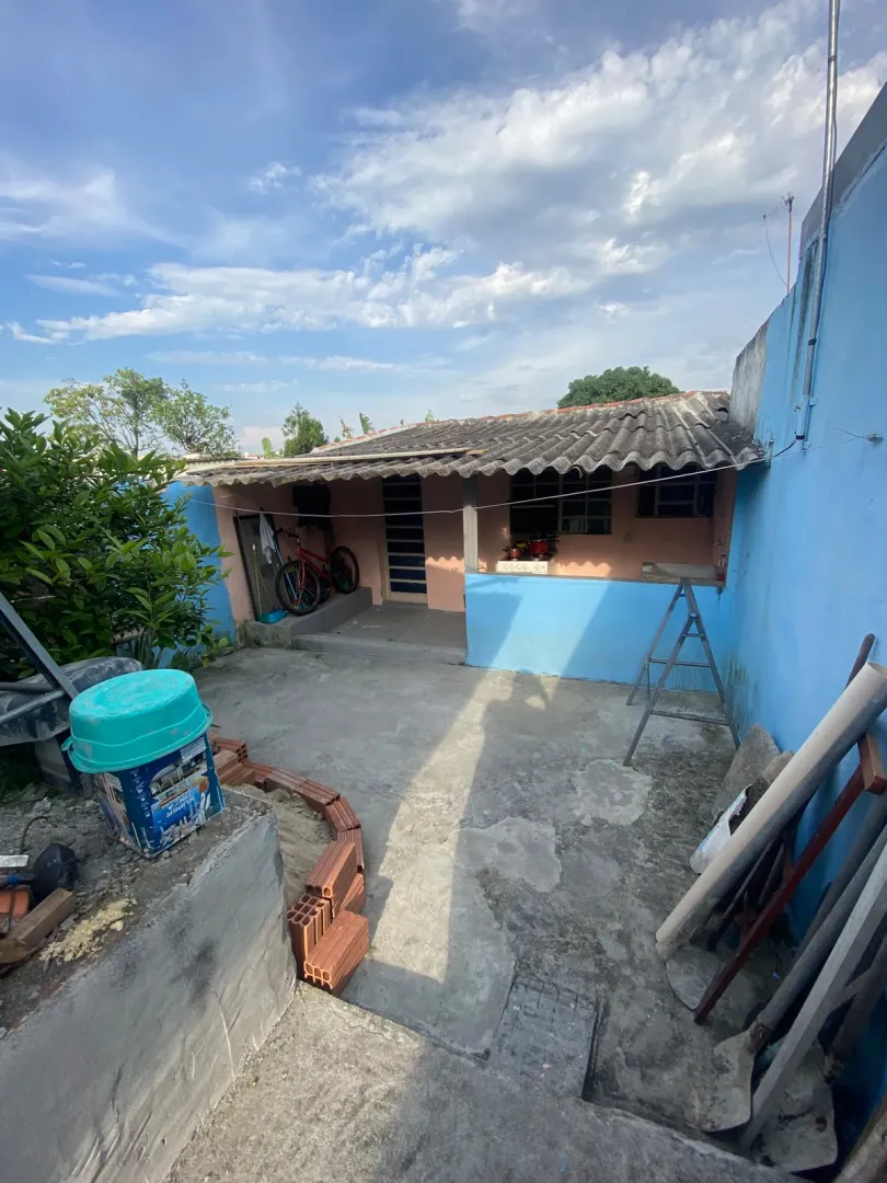 Conjunto de 4 casas 1 Sal&atilde;o comercial - Vila Cecilia  Mogi das Cruzes - 