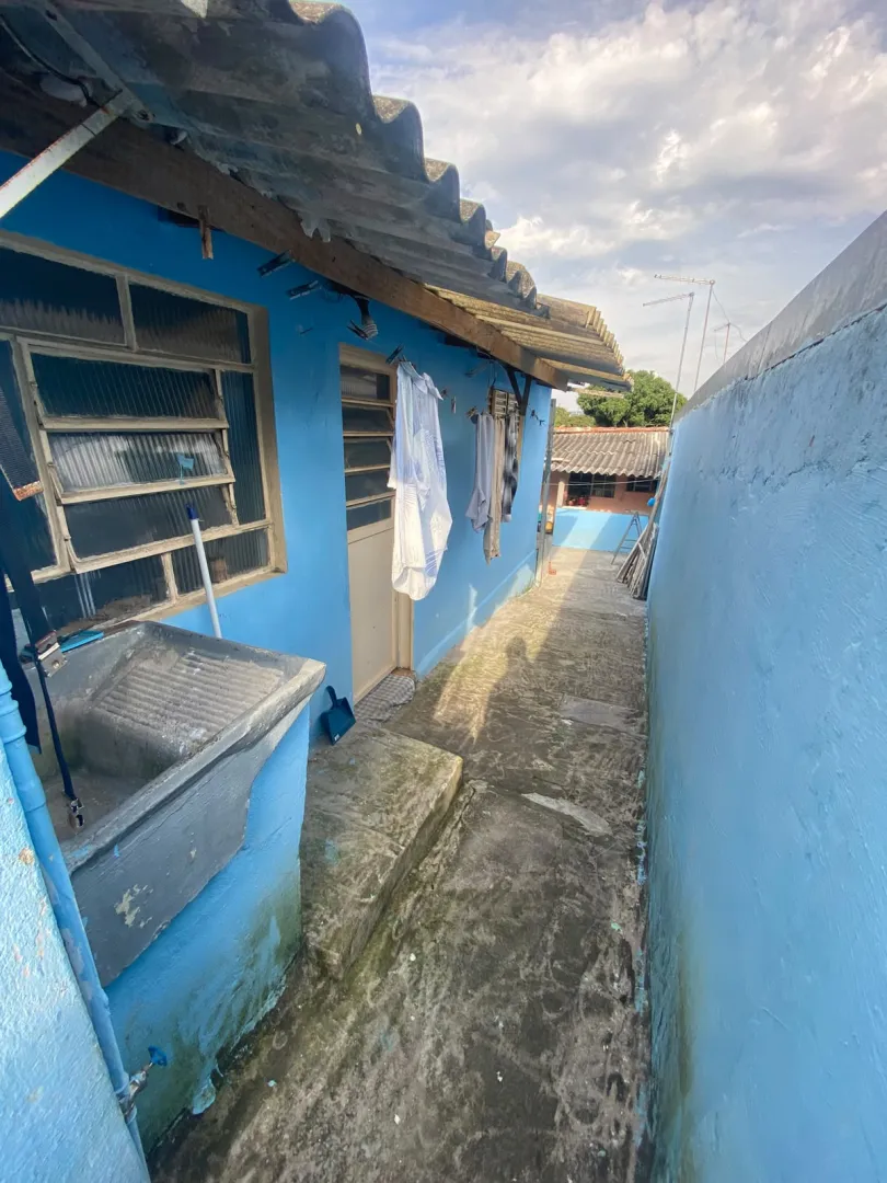 Conjunto de 4 casas 1 Sal&atilde;o comercial - Vila Cecilia  Mogi das Cruzes - 
