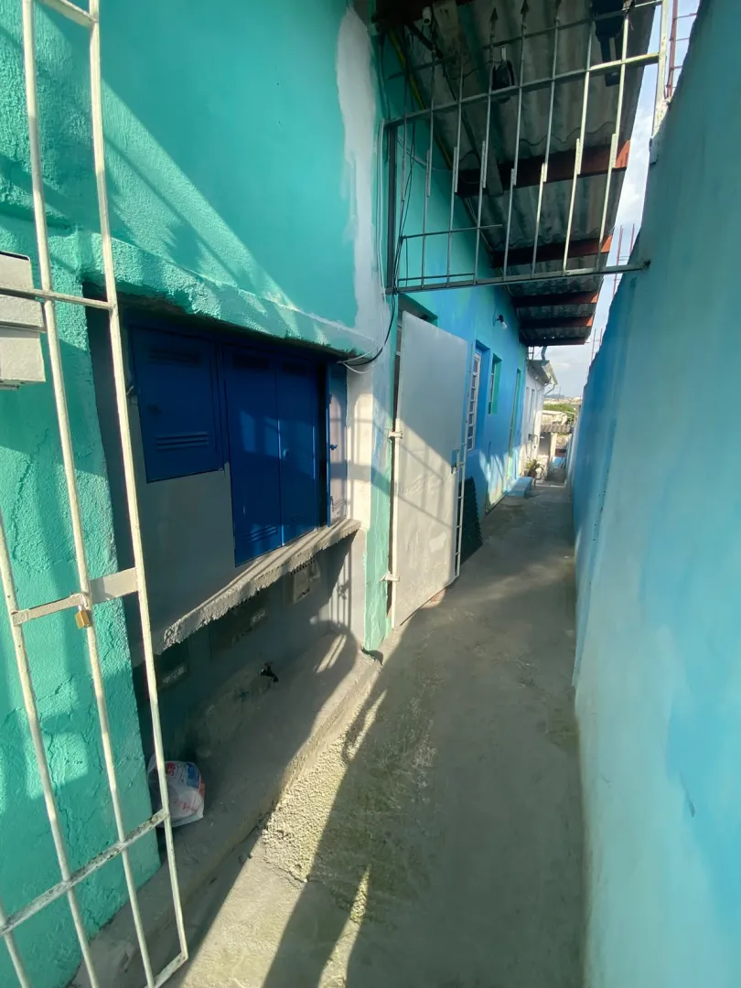 Conjunto de 4 casas 1 Sal&atilde;o comercial - Vila Cecilia  Mogi das Cruzes - 