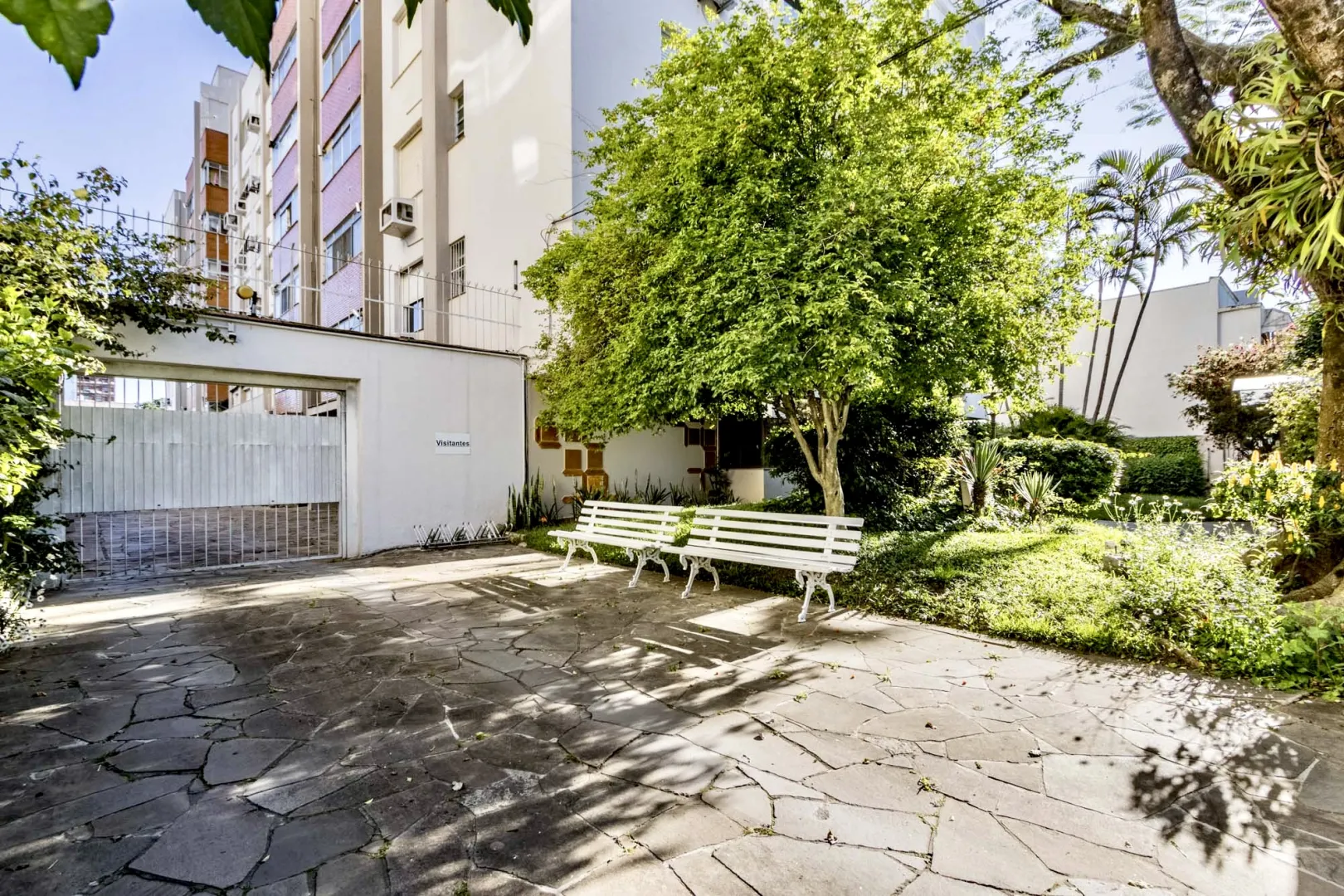 R$ 490.000 - LINDO APARTAMENTO - 66M2 - 2 DORM - REFORMADO - MUITO SOL - VISTA  Porto Alegre - 
