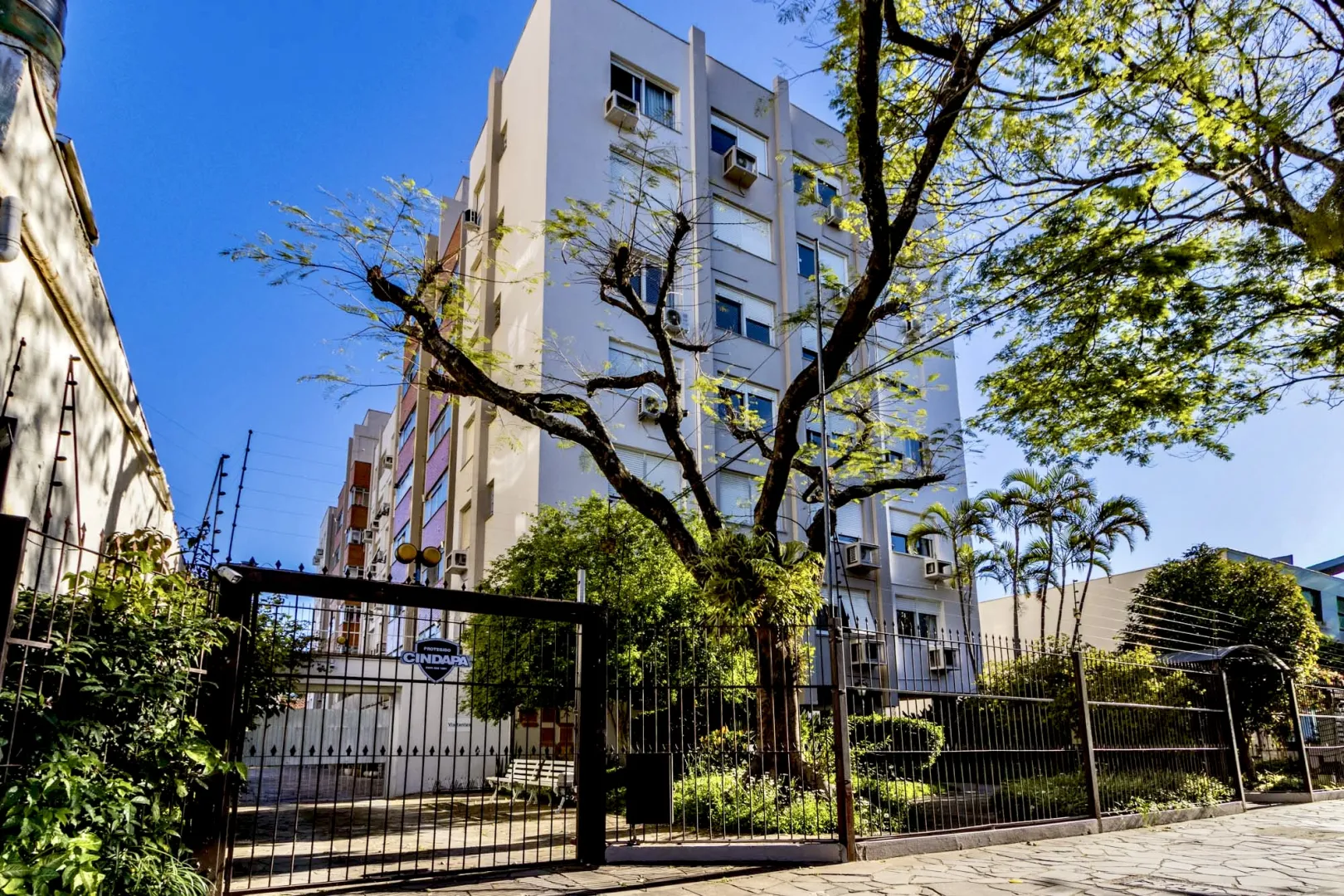 R$ 490.000 - LINDO APARTAMENTO - 66M2 - 2 DORM - REFORMADO - MUITO SOL - VISTA  Porto Alegre - 