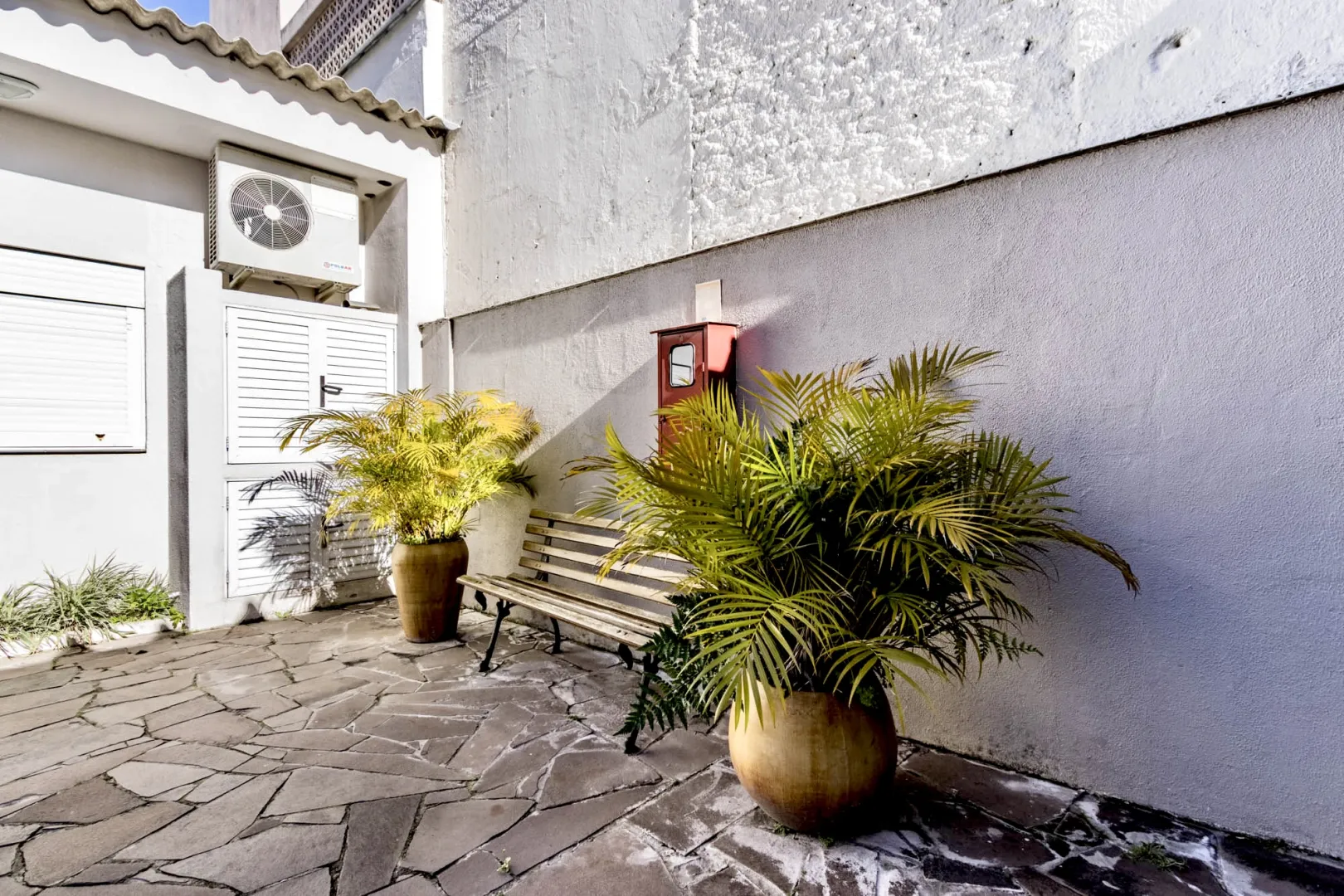 R$ 490.000 - LINDO APARTAMENTO - 66M2 - 2 DORM - REFORMADO - MUITO SOL - VISTA  Porto Alegre - 