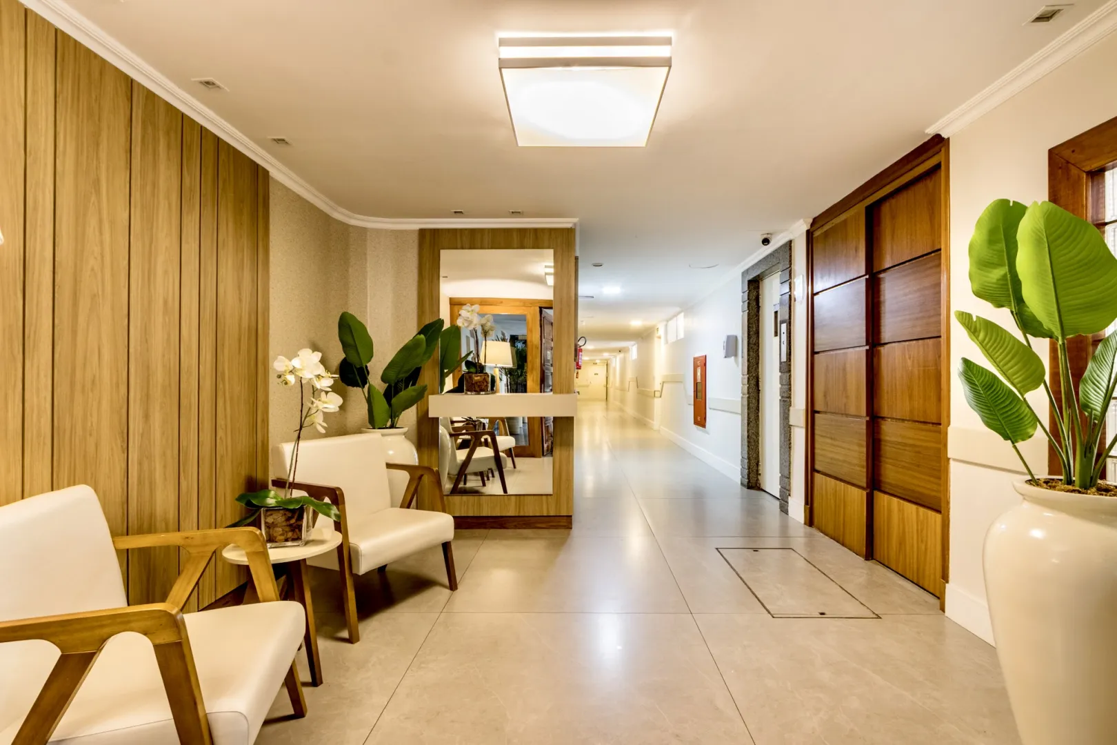 R$ 490.000 - LINDO APARTAMENTO - 66M2 - 2 DORM - REFORMADO - MUITO SOL - VISTA  Porto Alegre - 