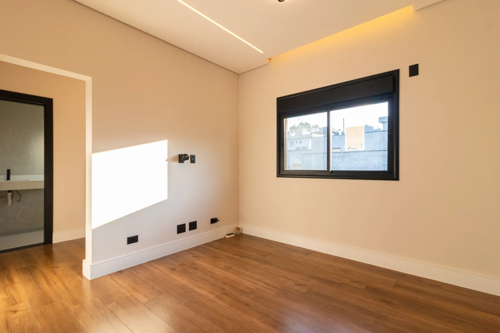 Casa &agrave; Venda no Reserva Santa Anna | 346m&sup2; Constru&iacute;dos | 4 Su&iacute;tes | Estrada Santo André Santana de Parnaíba - 