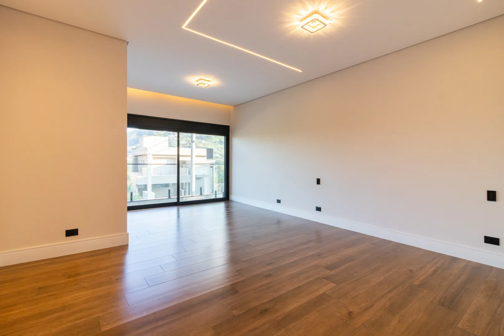 Casa &agrave; Venda no Reserva Santa Anna | 346m&sup2; Constru&iacute;dos | 4 Su&iacute;tes | Estrada Santo André Santana de Parnaíba - 