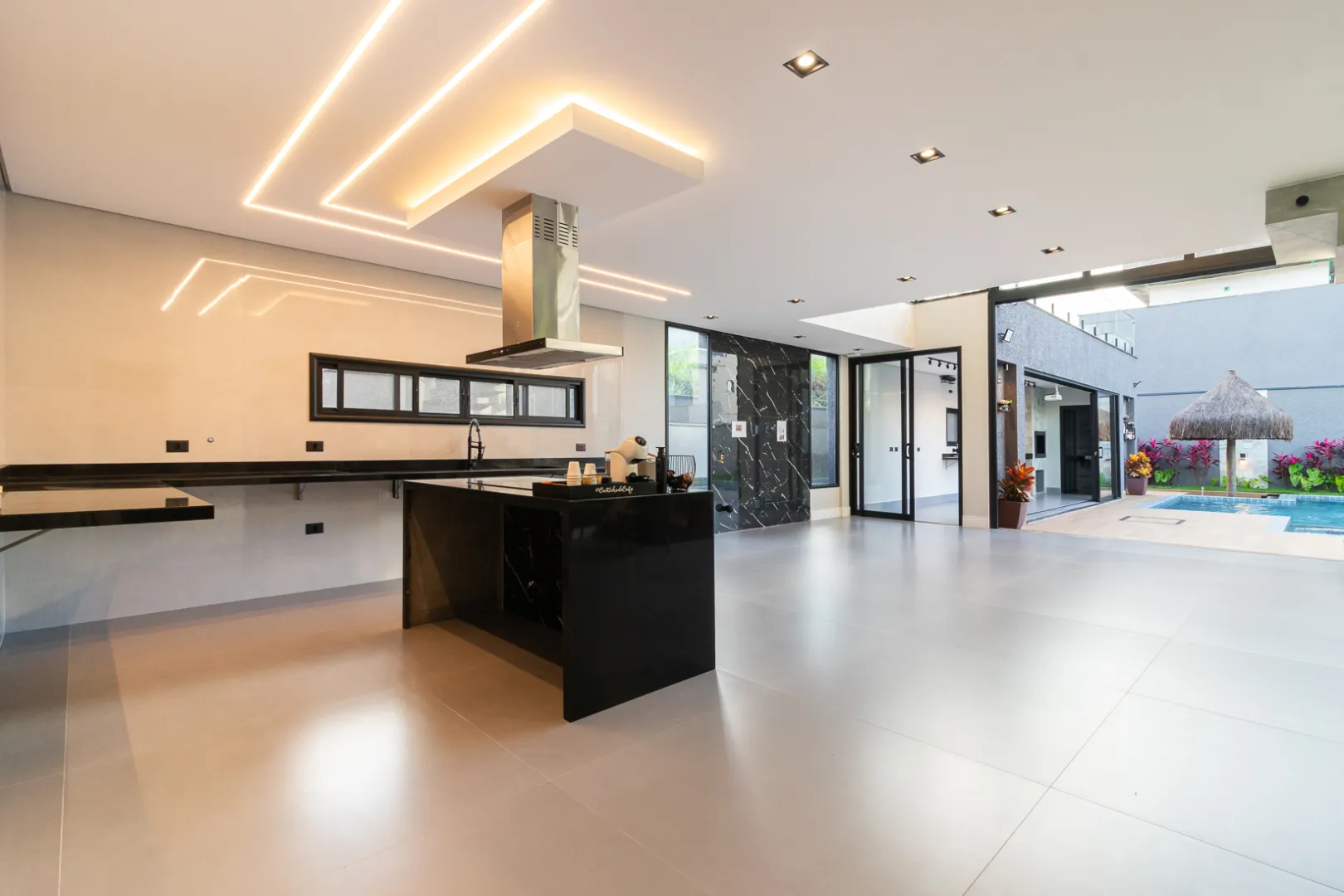Casa &agrave; Venda no Reserva Santa Anna | 346m&sup2; Constru&iacute;dos | 4 Su&iacute;tes | Estrada Santo André Santana de Parnaíba - 