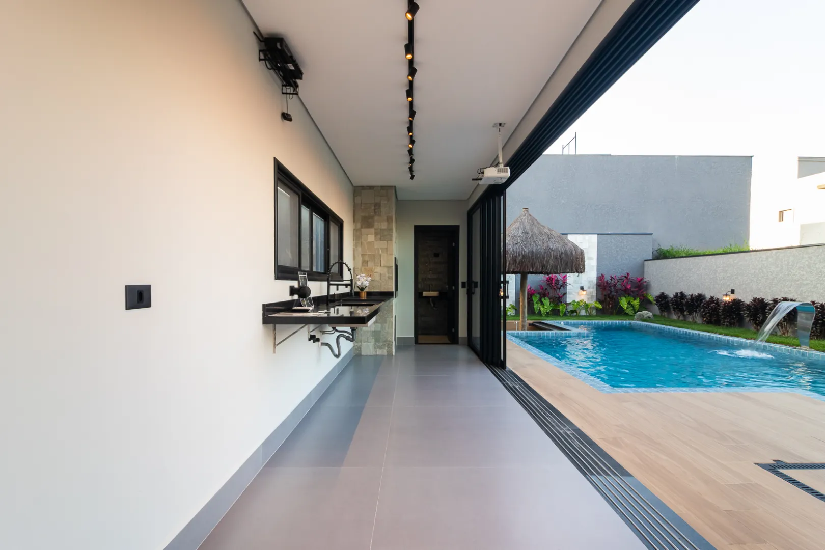 Casa &agrave; Venda no Reserva Santa Anna | 346m&sup2; Constru&iacute;dos | 4 Su&iacute;tes | Estrada Santo André Santana de Parnaíba - 