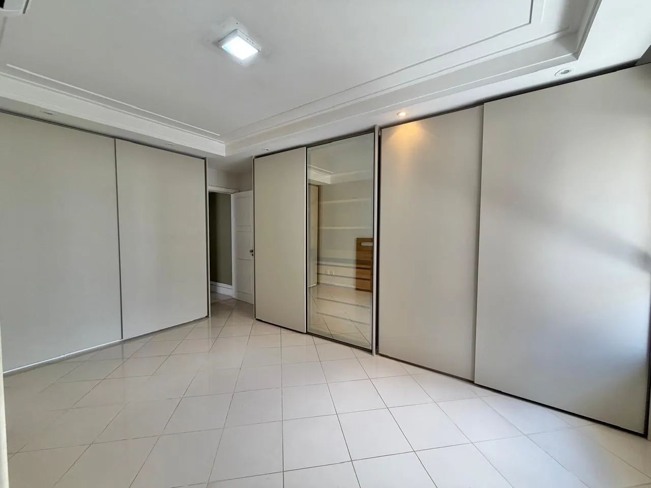 APARTAMENTO ALTO PADR&Atilde;O 4 QUARTOS 3 SU&Iacute;TES VARANDA PISCINA ACADEMIA &Agrave; VENDA NA PITUBA!  Salvador - 