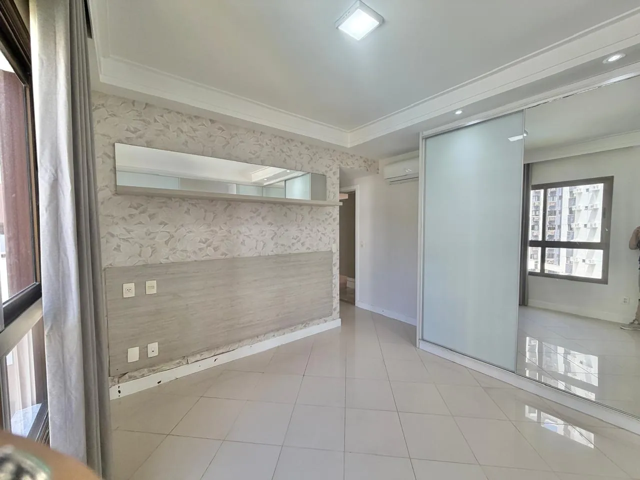 APARTAMENTO ALTO PADR&Atilde;O 4 QUARTOS 3 SU&Iacute;TES VARANDA PISCINA ACADEMIA &Agrave; VENDA NA PITUBA!  Salvador - 