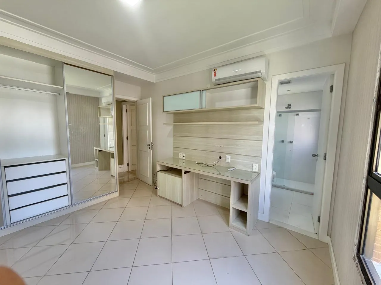 APARTAMENTO ALTO PADR&Atilde;O 4 QUARTOS 3 SU&Iacute;TES VARANDA PISCINA ACADEMIA &Agrave; VENDA NA PITUBA!  Salvador - 