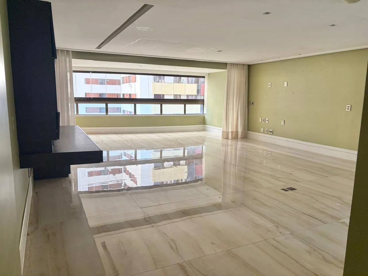 APARTAMENTO ALTO PADR&Atilde;O 4 QUARTOS 3 SU&Iacute;TES VARANDA PISCINA ACADEMIA &Agrave; VENDA NA PITUBA!  Salvador - 