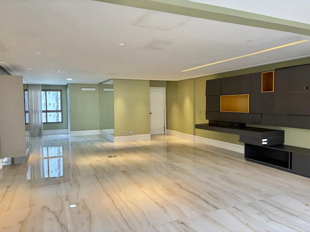 APARTAMENTO ALTO PADR&Atilde;O 4 QUARTOS 3 SU&Iacute;TES VARANDA PISCINA ACADEMIA &Agrave; VENDA NA PITUBA!  Salvador - 