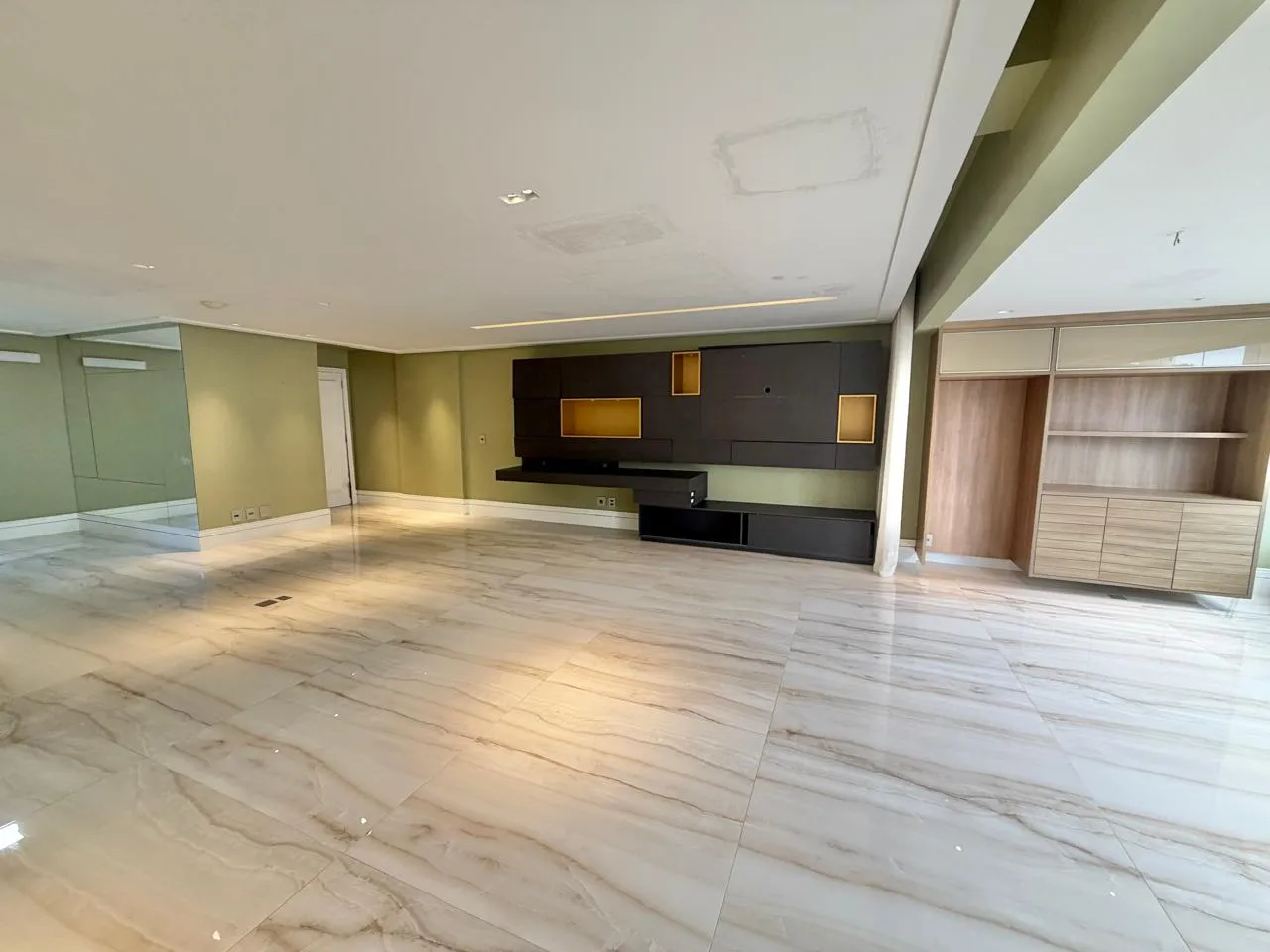 APARTAMENTO ALTO PADR&Atilde;O 4 QUARTOS 3 SU&Iacute;TES VARANDA PISCINA ACADEMIA &Agrave; VENDA NA PITUBA!  Salvador - 