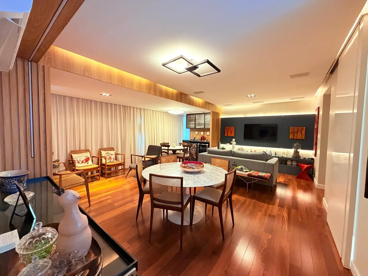 APARTAMENTO 3 QUARTOS SU&Iacute;TE VARANDA DEPEND&Ecirc;NCIA 2 GARAGENS PISCINA ACADEMIA &Agrave; VENDA GRA&Ccedil;A!  Salvador - 