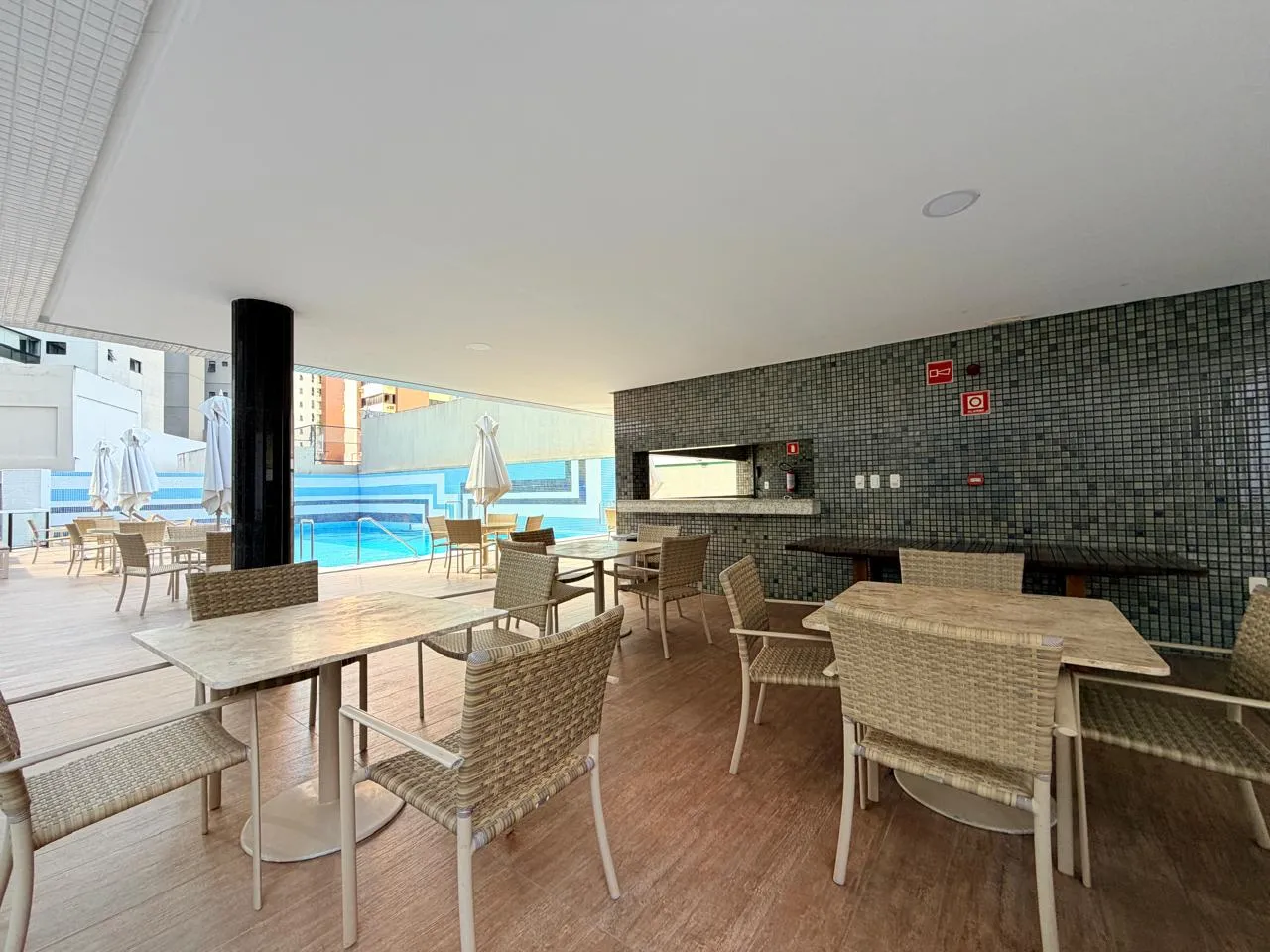 APARTAMENTO 3 QUARTOS SU&Iacute;TE VARANDA DEPEND&Ecirc;NCIA 2 GARAGENS PISCINA ACADEMIA &Agrave; VENDA GRA&Ccedil;A!  Salvador - 
