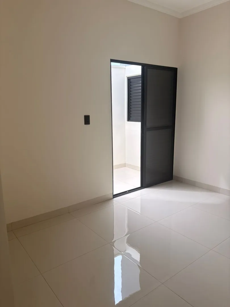 Casa moderna com ambientes bem distribu&iacute;dos e &oacute;tima ilumina&ccedil;&atilde;o natural  Santa Cruz do Rio Pardo - 