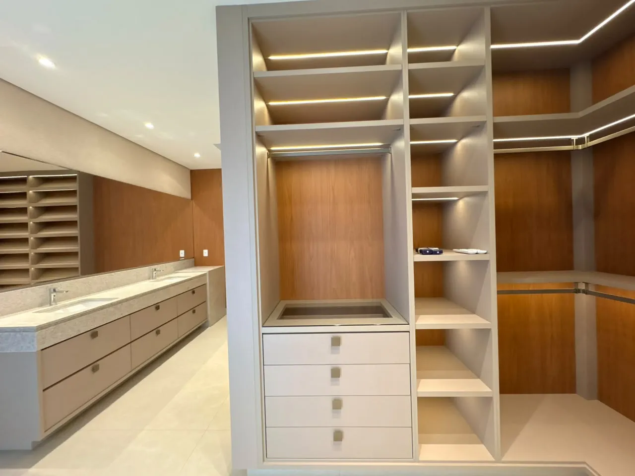 Casa &agrave; Venda Condom&iacute;nio Alphaville 1, 4 Su&iacute;tes, 420m&sup2;, Ribeir&atilde;o Preto/SP  Ribeirão Preto - 