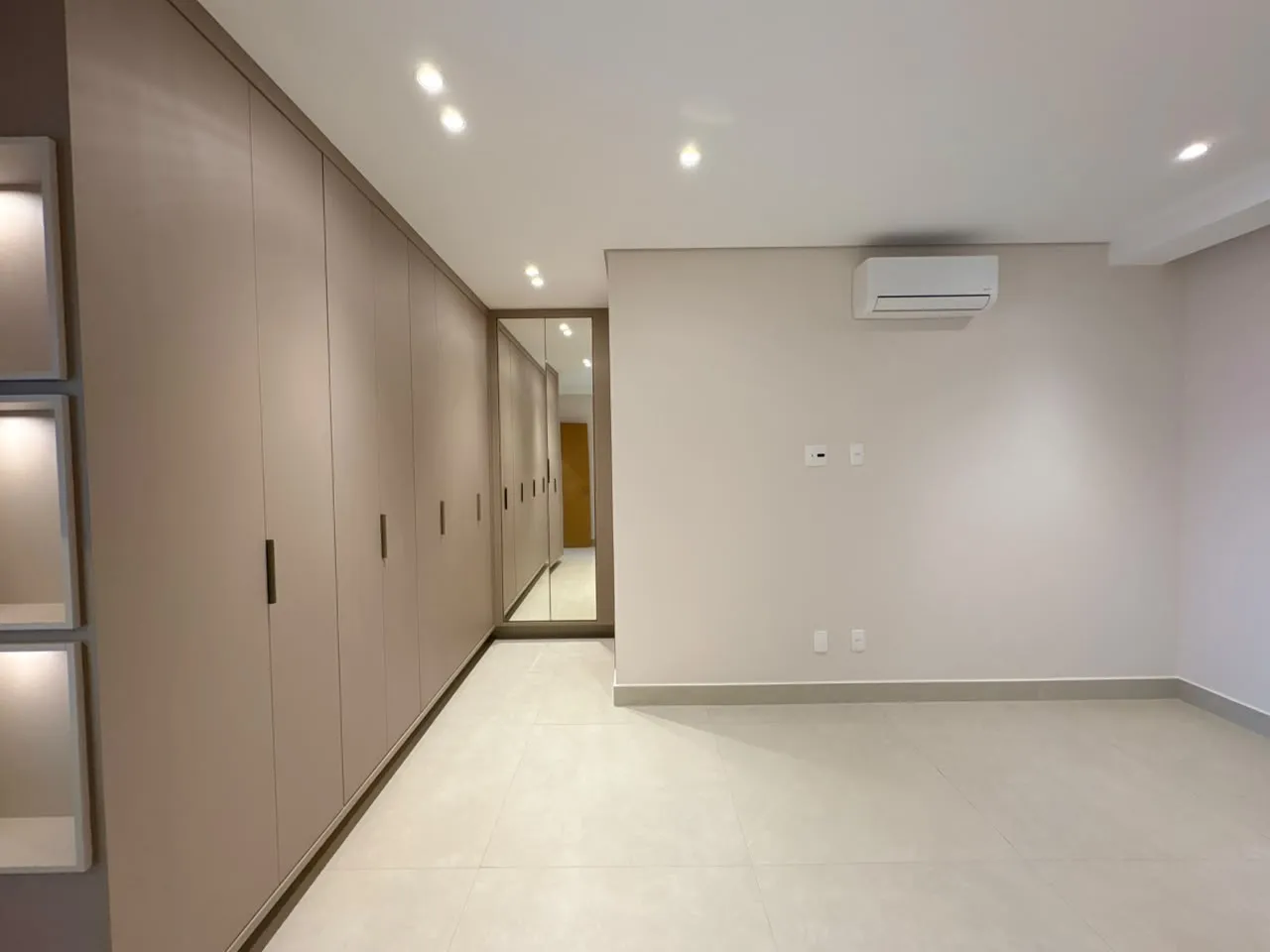 Casa &agrave; Venda Condom&iacute;nio Alphaville 1, 4 Su&iacute;tes, 420m&sup2;, Ribeir&atilde;o Preto/SP  Ribeirão Preto - 
