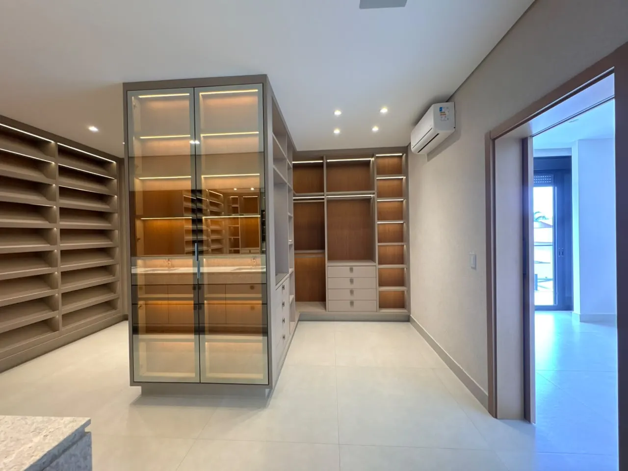 Casa &agrave; Venda Condom&iacute;nio Alphaville 1, 4 Su&iacute;tes, 420m&sup2;, Ribeir&atilde;o Preto/SP  Ribeirão Preto - 