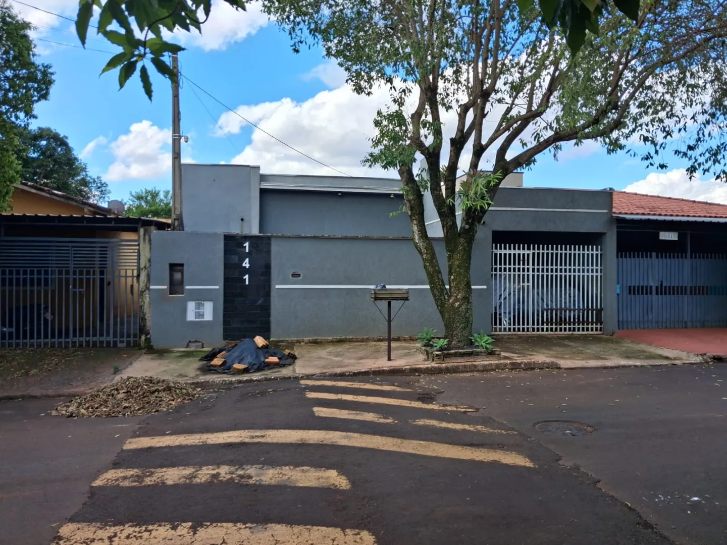 Casa confort&aacute;vel com su&iacute;te, espa&ccedil;o gourmet e quintal amplo  Santa Cruz do Rio Pardo - 