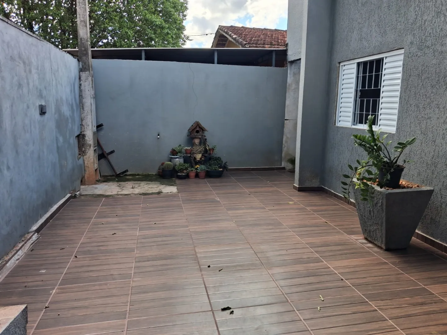 Casa confort&aacute;vel com su&iacute;te, espa&ccedil;o gourmet e quintal amplo  Santa Cruz do Rio Pardo - 
