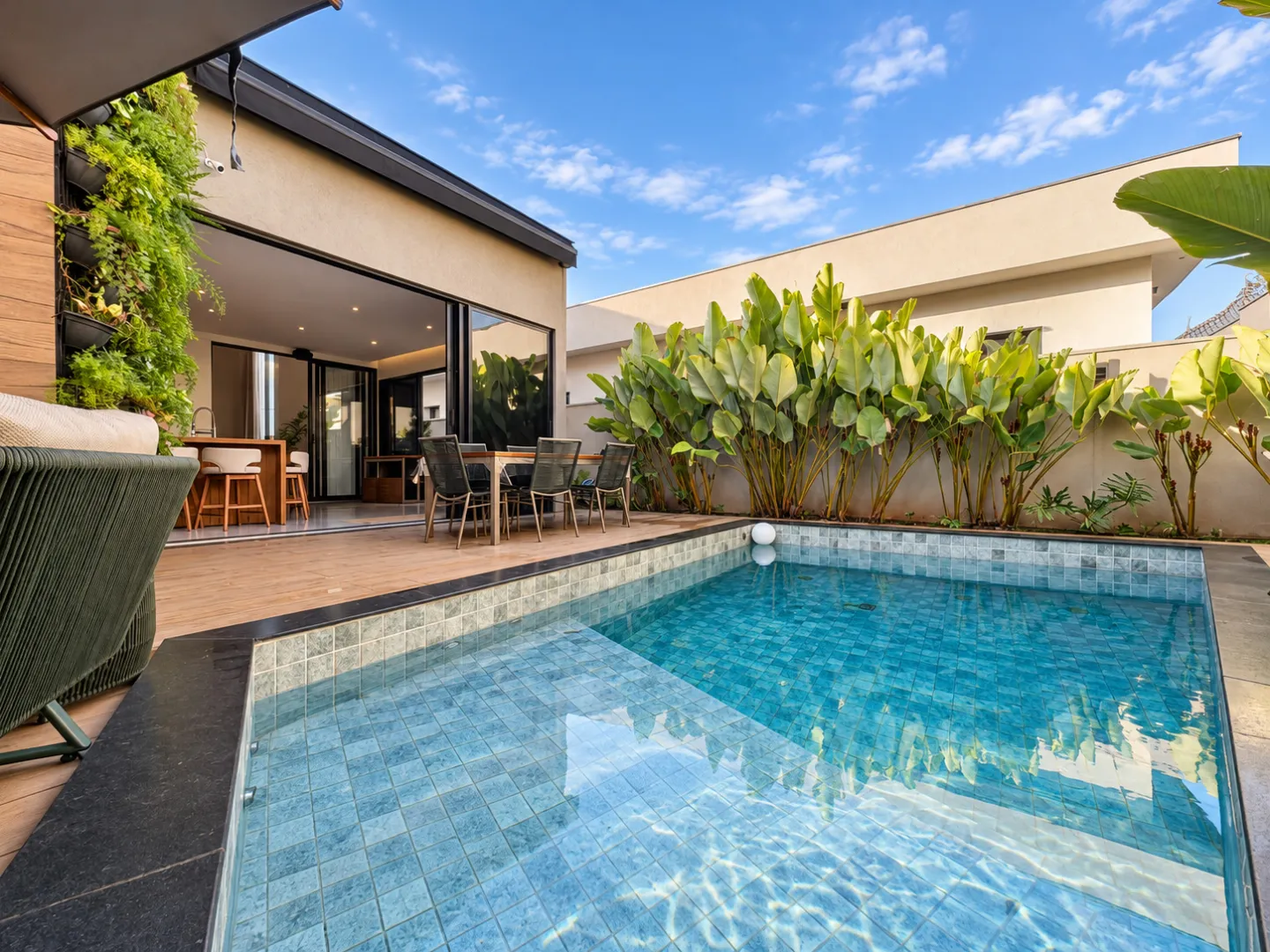 Casa &agrave; Venda Condom&iacute;nio San Paolo, 3 Su&iacute;tes, Piscina Aquecida, 250m&sup2;, Ribeir&atilde;o Preto/SP  Ribeirão Preto - 