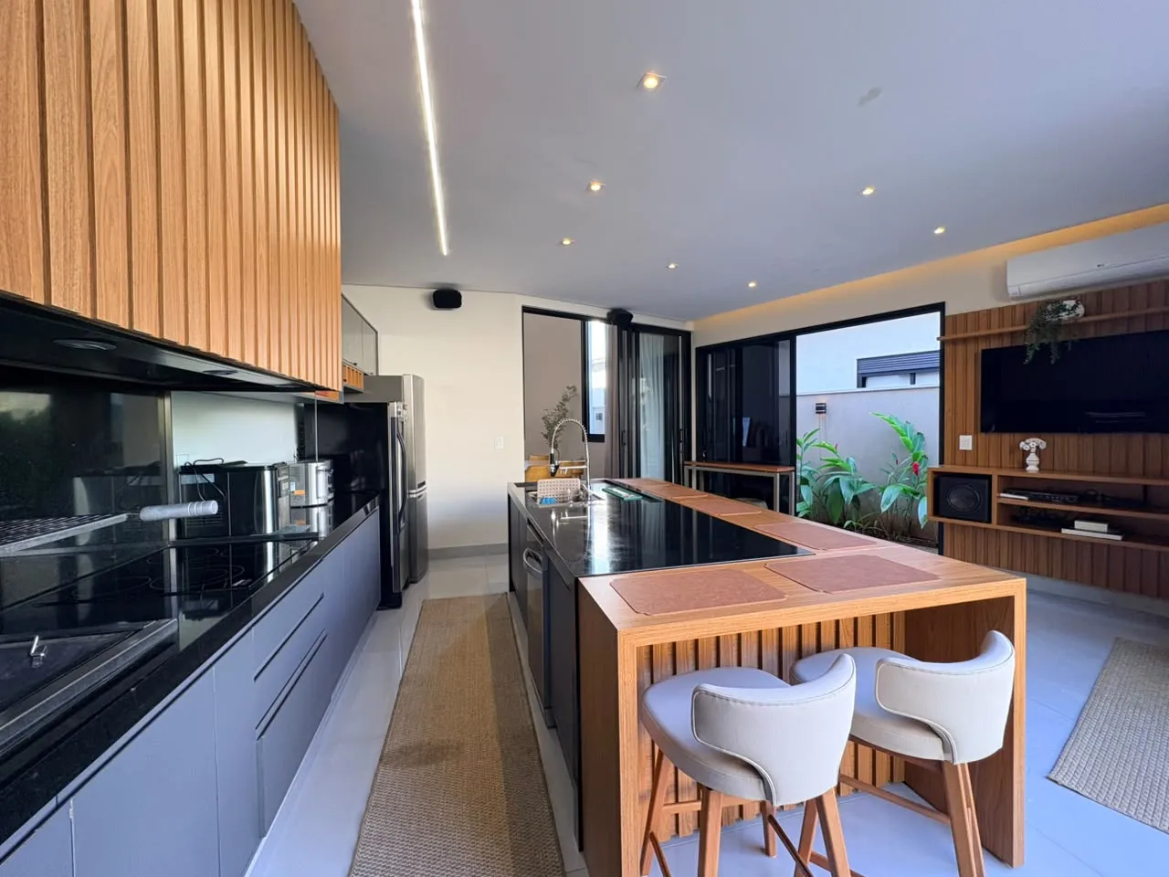 Casa &agrave; Venda Condom&iacute;nio San Paolo, 3 Su&iacute;tes, Piscina Aquecida, 250m&sup2;, Ribeir&atilde;o Preto/SP  Ribeirão Preto - 