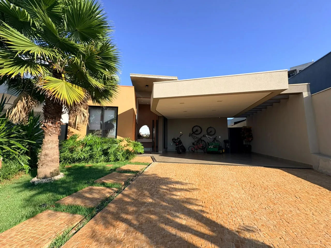 Casa &agrave; Venda Condom&iacute;nio San Paolo, 3 Su&iacute;tes, Piscina Aquecida, 250m&sup2;, Ribeir&atilde;o Preto/SP  Ribeirão Preto - 