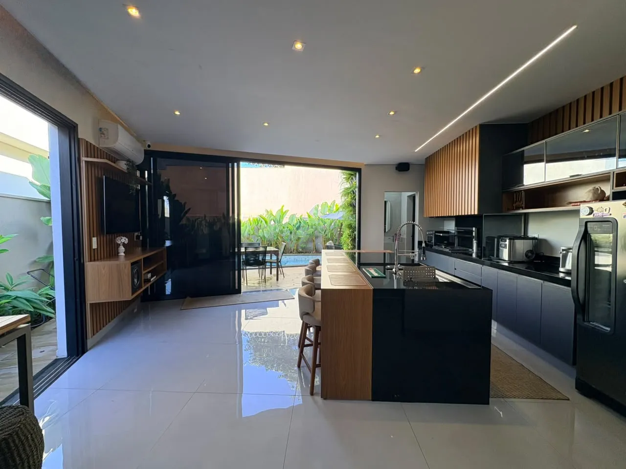 Casa &agrave; Venda Condom&iacute;nio San Paolo, 3 Su&iacute;tes, Piscina Aquecida, 250m&sup2;, Ribeir&atilde;o Preto/SP  Ribeirão Preto - 