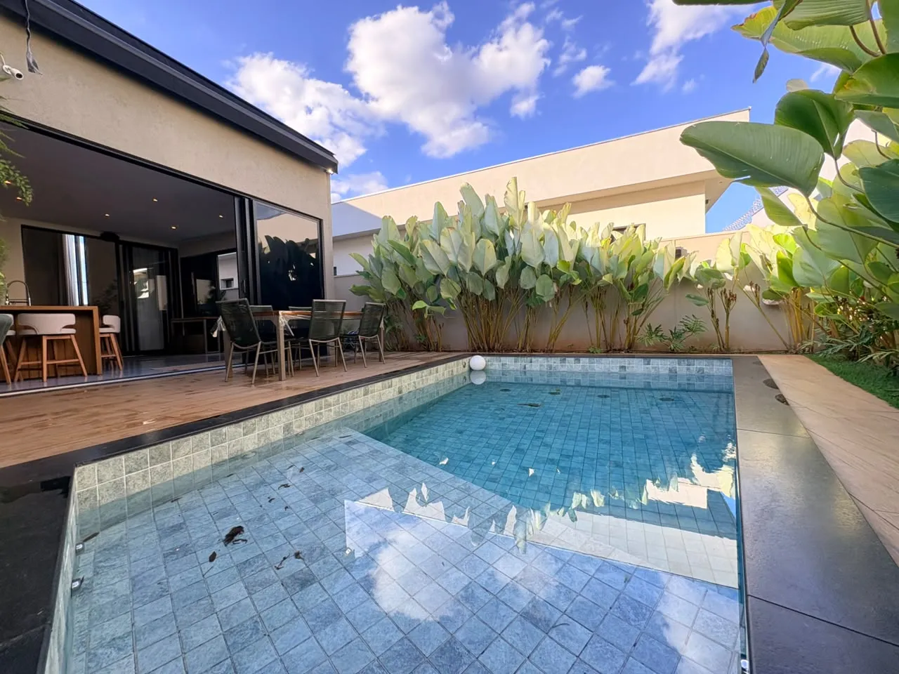 Casa &agrave; Venda Condom&iacute;nio San Paolo, 3 Su&iacute;tes, Piscina Aquecida, 250m&sup2;, Ribeir&atilde;o Preto/SP  Ribeirão Preto - 