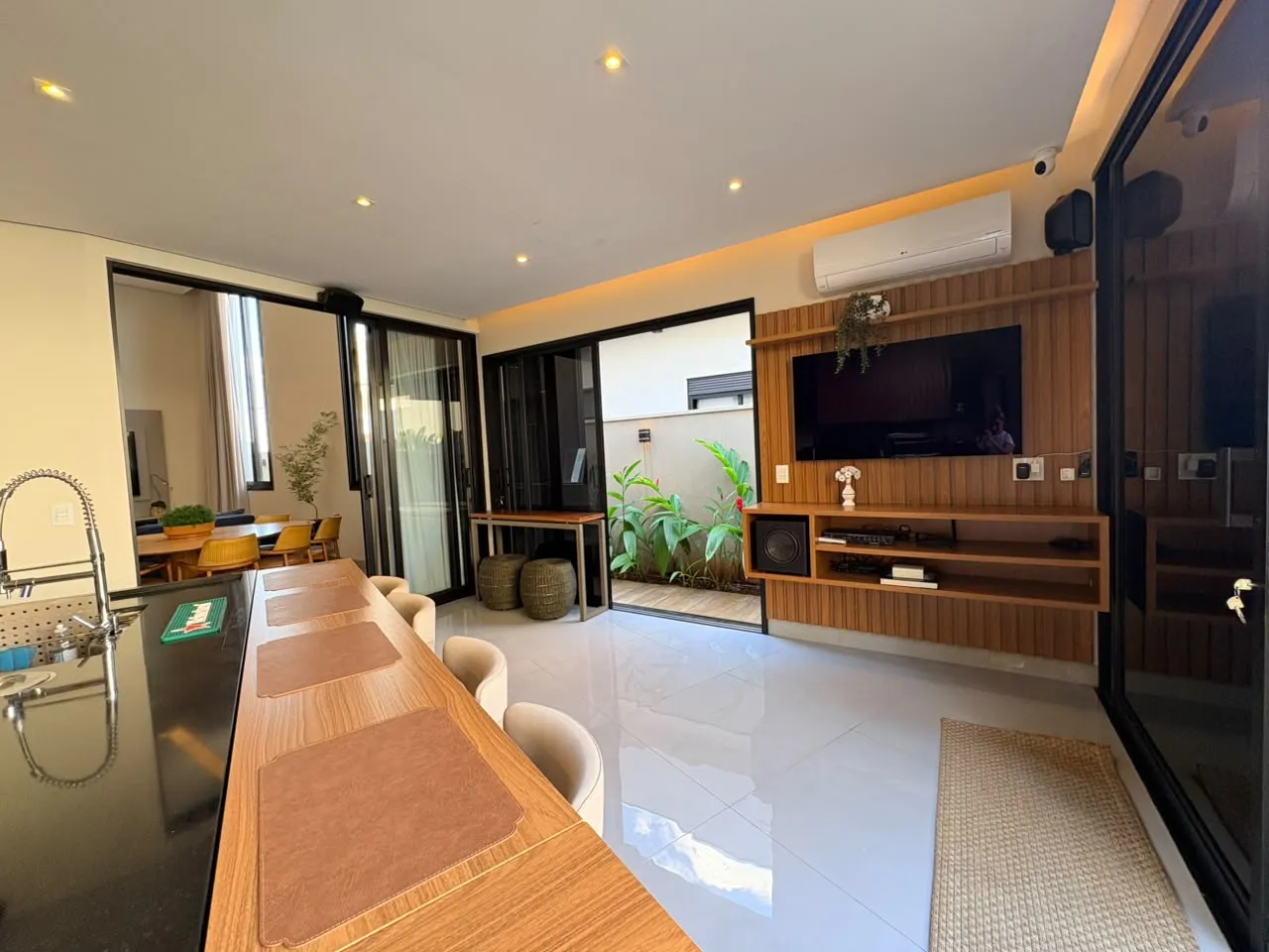 Casa &agrave; Venda Condom&iacute;nio San Paolo, 3 Su&iacute;tes, Piscina Aquecida, 250m&sup2;, Ribeir&atilde;o Preto/SP  Ribeirão Preto - 