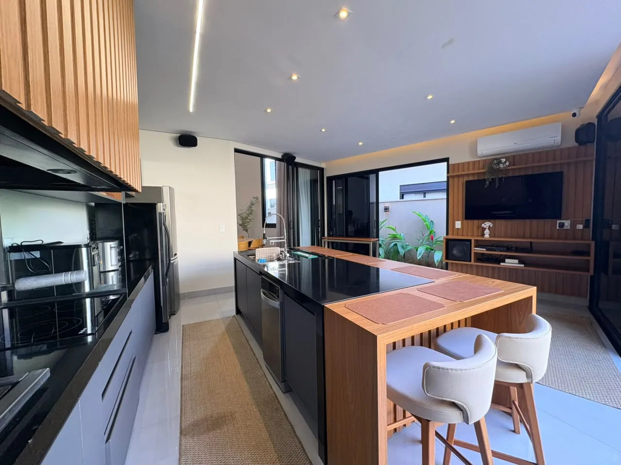 Casa &agrave; Venda Condom&iacute;nio San Paolo, 3 Su&iacute;tes, Piscina Aquecida, 250m&sup2;, Ribeir&atilde;o Preto/SP  Ribeirão Preto - 