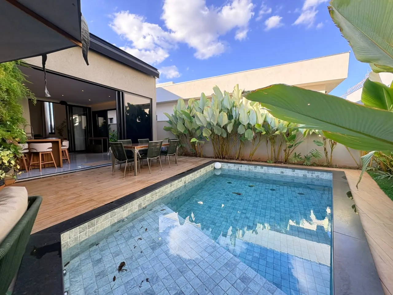 Casa &agrave; Venda Condom&iacute;nio San Paolo, 3 Su&iacute;tes, Piscina Aquecida, 250m&sup2;, Ribeir&atilde;o Preto/SP  Ribeirão Preto - 