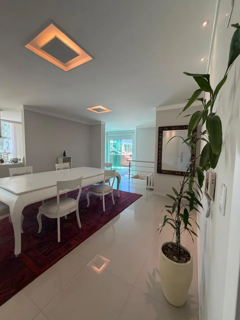 Ilhas Cayman | Duplex com Piscina Privativa na Quadra do Mar  Itapema - 
