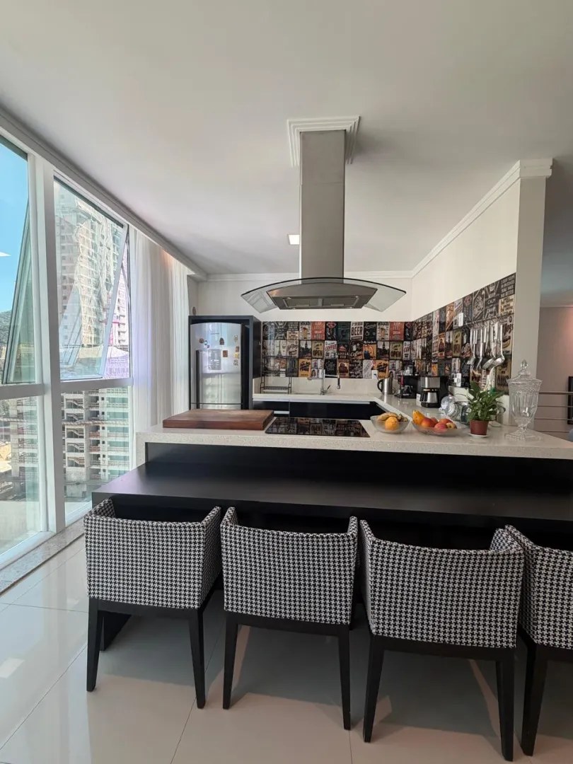 Ilhas Cayman | Duplex com Piscina Privativa na Quadra do Mar  Itapema - 