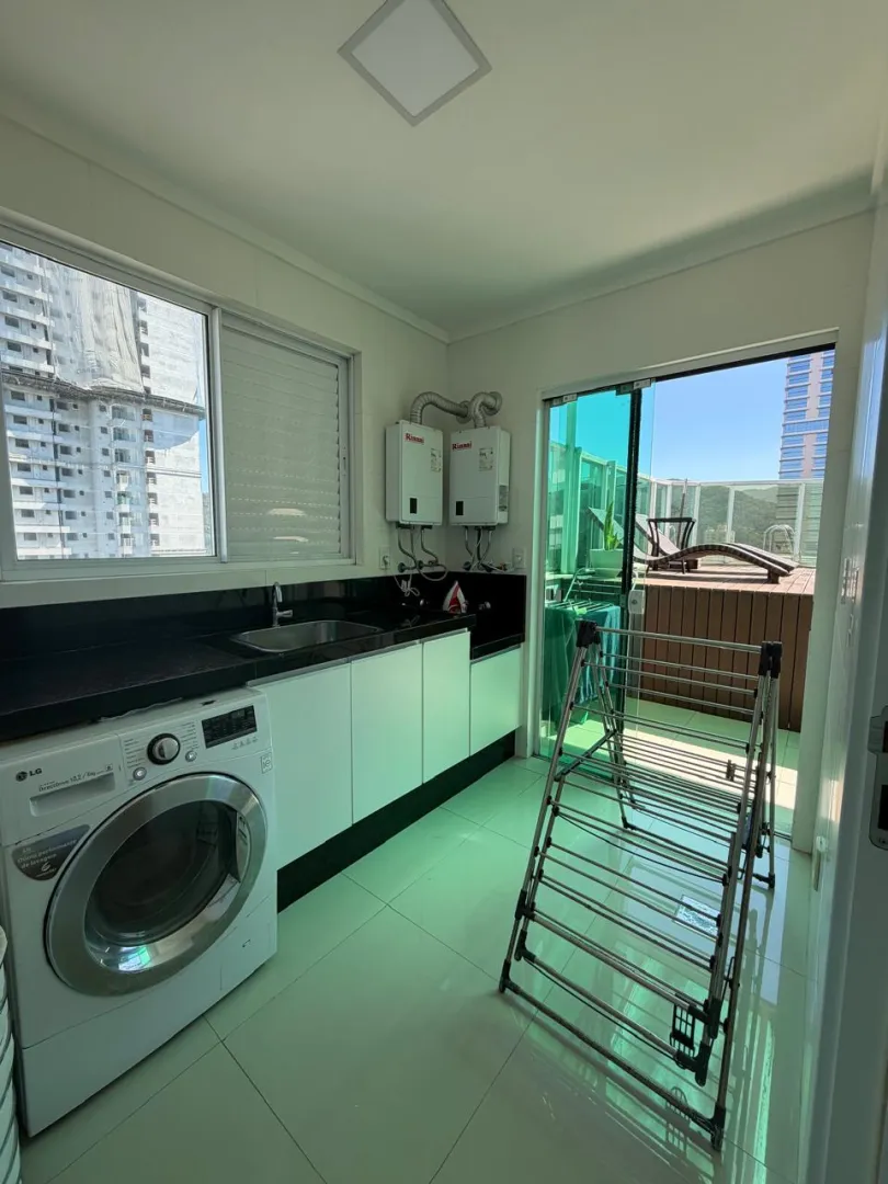 Ilhas Cayman | Duplex com Piscina Privativa na Quadra do Mar  Itapema - 