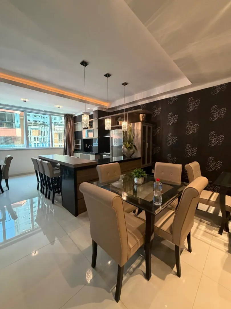 Ilhas Cayman | Duplex com Piscina Privativa na Quadra do Mar  Itapema - 