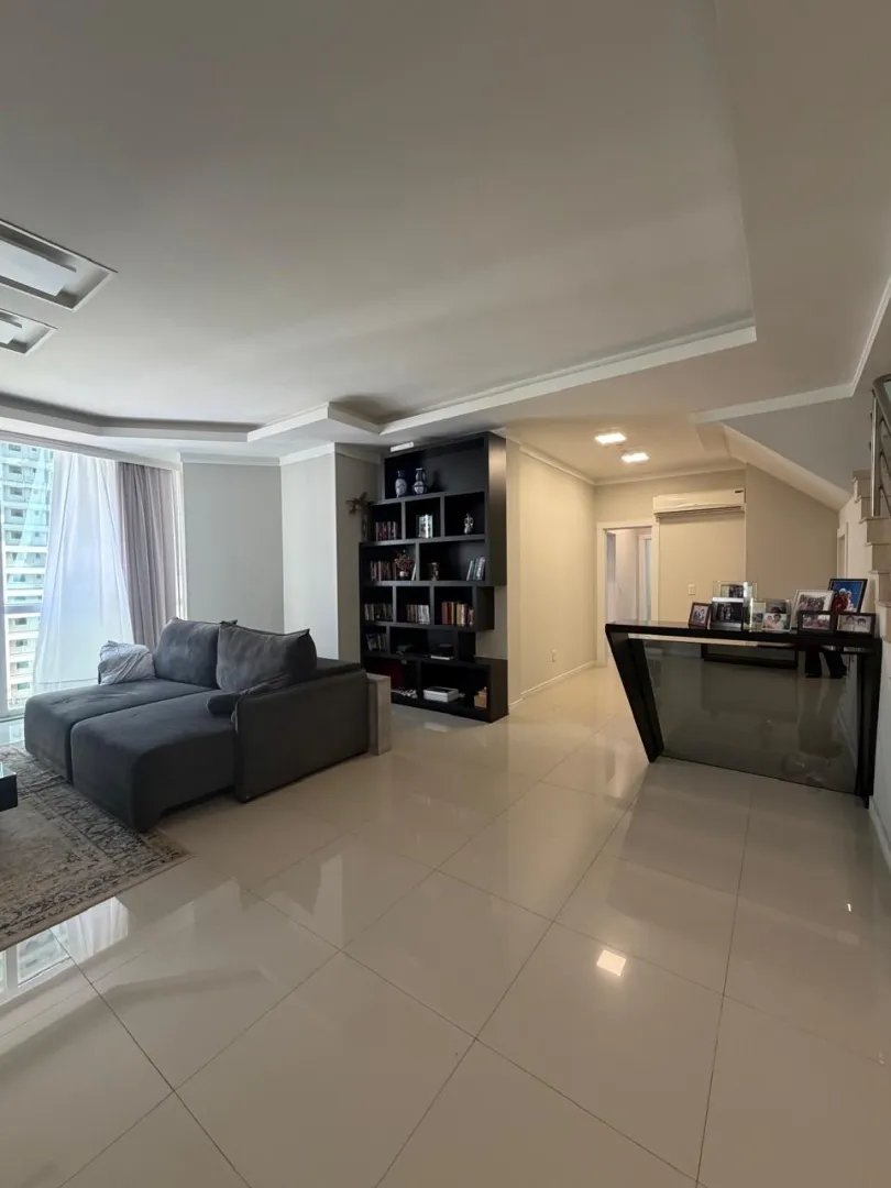 Ilhas Cayman | Duplex com Piscina Privativa na Quadra do Mar  Itapema - 