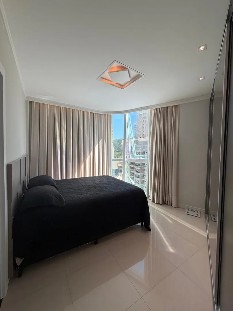 Ilhas Cayman | Duplex com Piscina Privativa na Quadra do Mar  Itapema - 