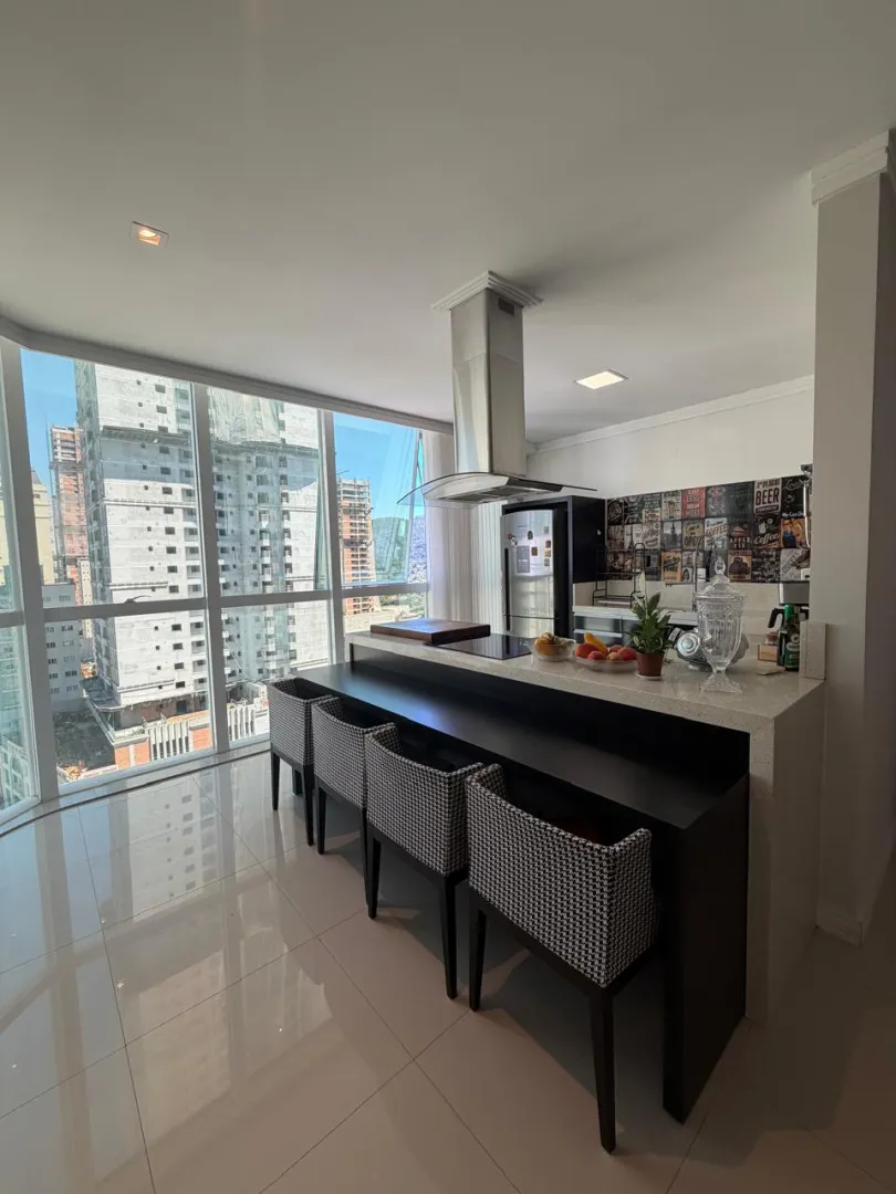 Ilhas Cayman | Duplex com Piscina Privativa na Quadra do Mar  Itapema - 