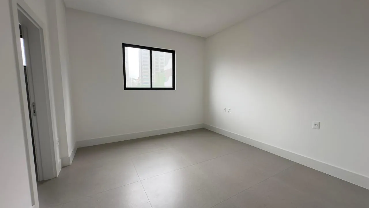 Vancouver Residence | Apartamento com 3 Su&iacute;tes e 3 Vagas em Meia Praia  Itapema - 