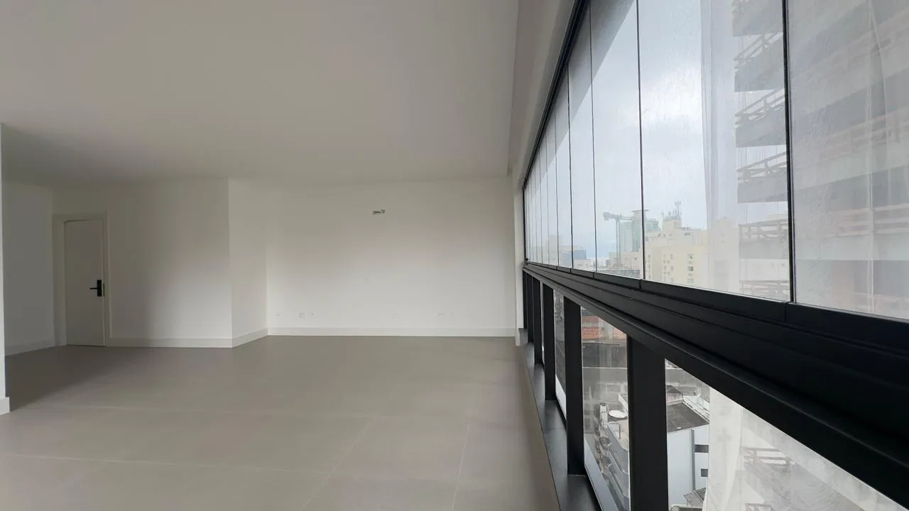 Vancouver Residence | Apartamento com 3 Su&iacute;tes e 3 Vagas em Meia Praia  Itapema - 