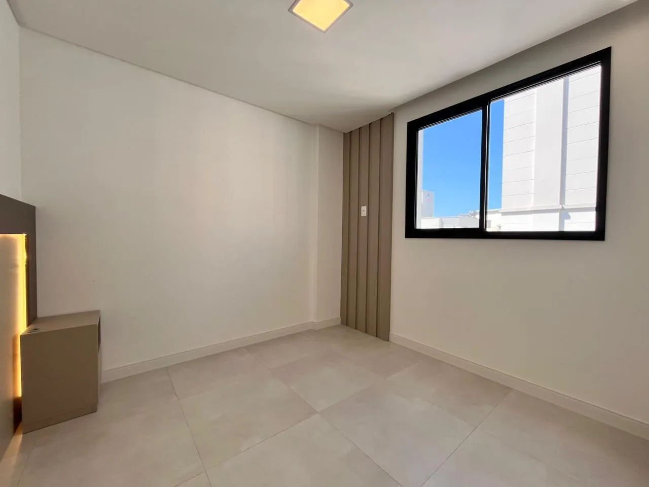 TROPICAL VILLAGE RESIDENCE | Apartamento em Itapema | 2 Dormit&oacute;rios, 1 Su&iacute;te e 1 Vaga  Itapema - 